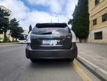 Toyota Prius V-6