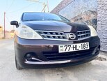 Nissan Tiida-5
