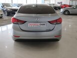 Hyundai Elantra-2
