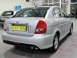 Hyundai Accent-4