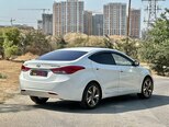 Hyundai Elantra-8