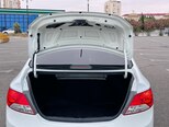 Hyundai Accent-12