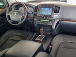 Toyota Land Cruiser-19