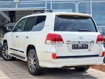 Toyota Land Cruiser-9