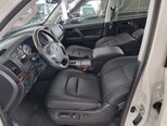 Toyota Land Cruiser-11