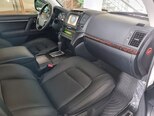 Toyota Land Cruiser-16