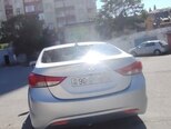 Hyundai Elantra-4
