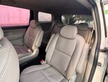 Kia Carnival-10