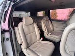 Kia Carnival-12