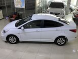 Hyundai Accent-8
