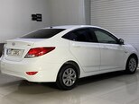 Hyundai Accent-11
