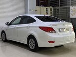 Hyundai Accent-10
