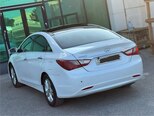 Hyundai Sonata-14