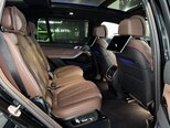 BMW X7-13