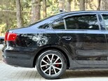 Volkswagen Jetta-12