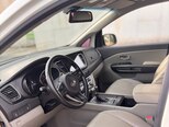 Kia Carnival-8