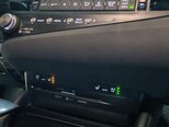 Lexus ES 300h-16