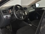 Volkswagen Jetta-11