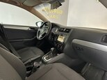 Volkswagen Jetta-18