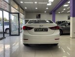 Hyundai Elantra-12