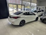Hyundai Elantra-11
