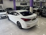 Hyundai Elantra-14