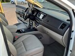 Kia Carnival-9
