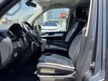 Volkswagen Multivan-9