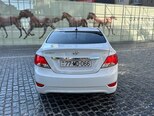 Hyundai Accent-5