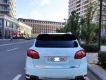 Porsche Cayenne-8