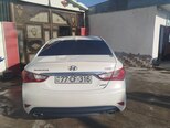 Hyundai Sonata-4