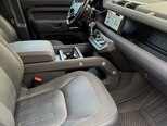 Land Rover Defender-7