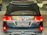 Toyota Land Cruiser-9