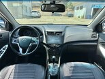 Hyundai Accent-11