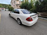 Mercedes E 280-11