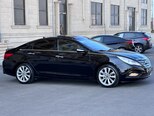 Hyundai Sonata-26