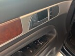 Volkswagen Touareg-8