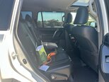 Toyota Land Cruiser Prado-11