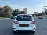 Hyundai Santa Fe-12