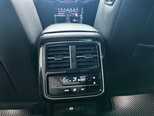 Volkswagen Passat-33