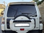 Mitsubishi Pajero-4