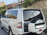 Mitsubishi Pajero-7