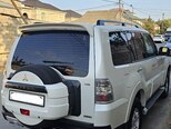 Mitsubishi Pajero-5