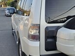 Mitsubishi Pajero-21