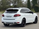 Porsche Cayenne Turbo S-12