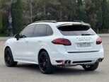 Porsche Cayenne Turbo S-13