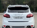 Porsche Cayenne Turbo S-15