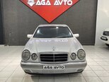Mercedes E 240-2