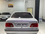 Mercedes E 240-7