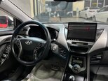 Hyundai Elantra-12